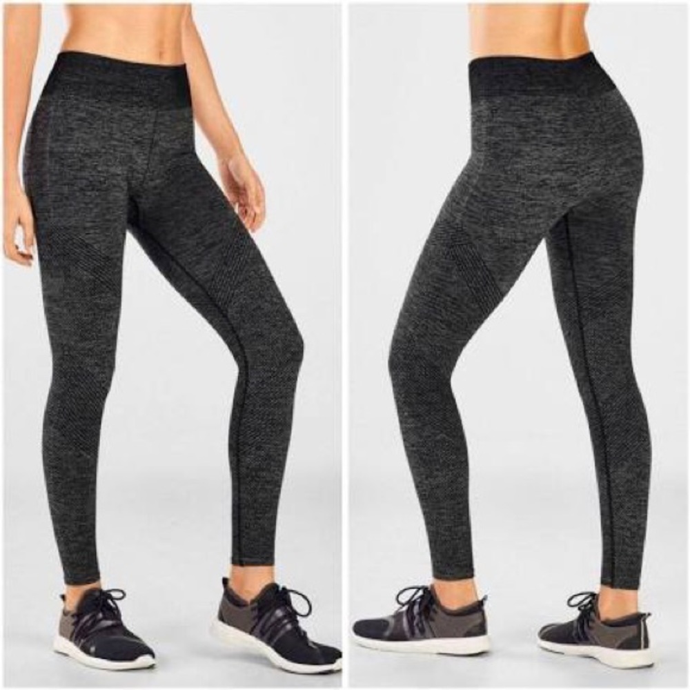 ❌SOLD❌✨FABLETICS MID-RISE SEAMLESS 7/8 LEGGINGS